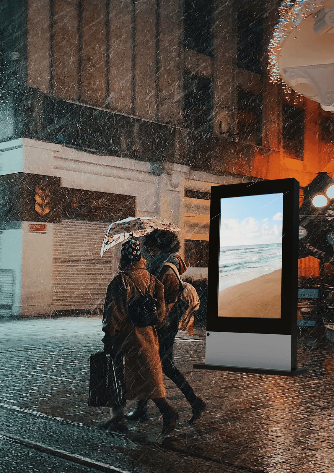 CORONA instalado na rua à chuva — proteção IP65