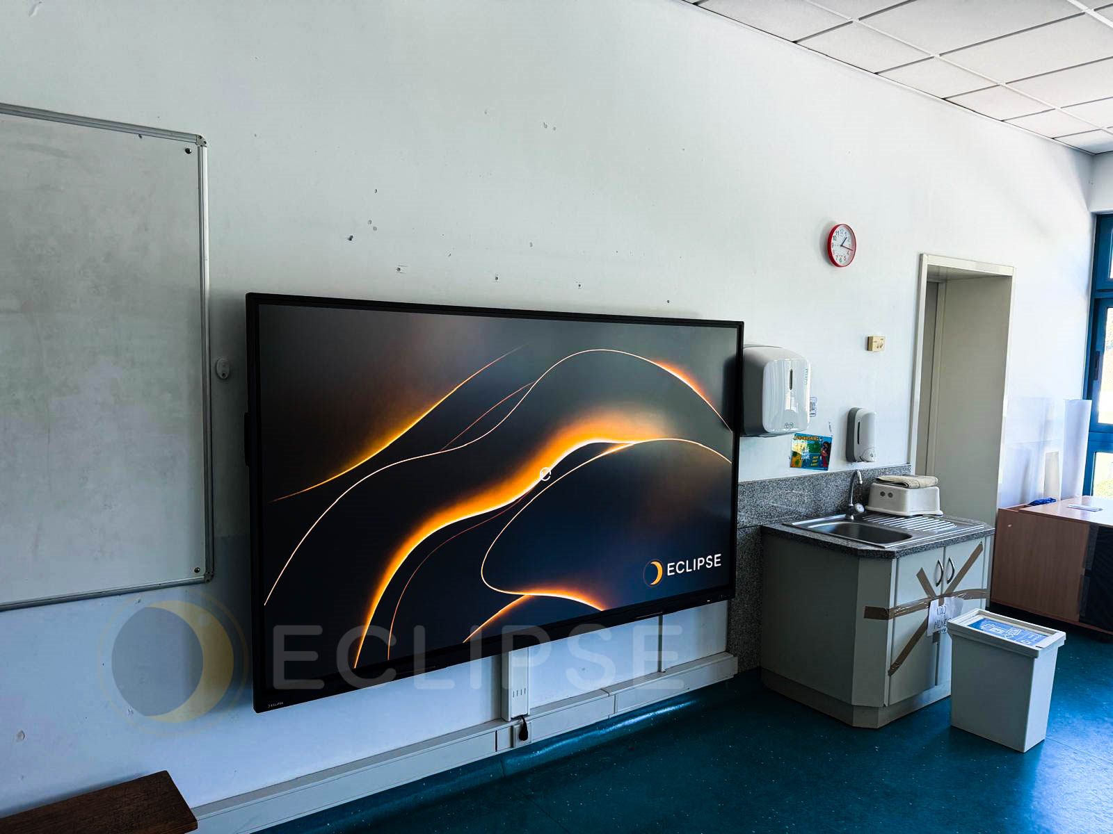 Ecrã interativo em sala de aula